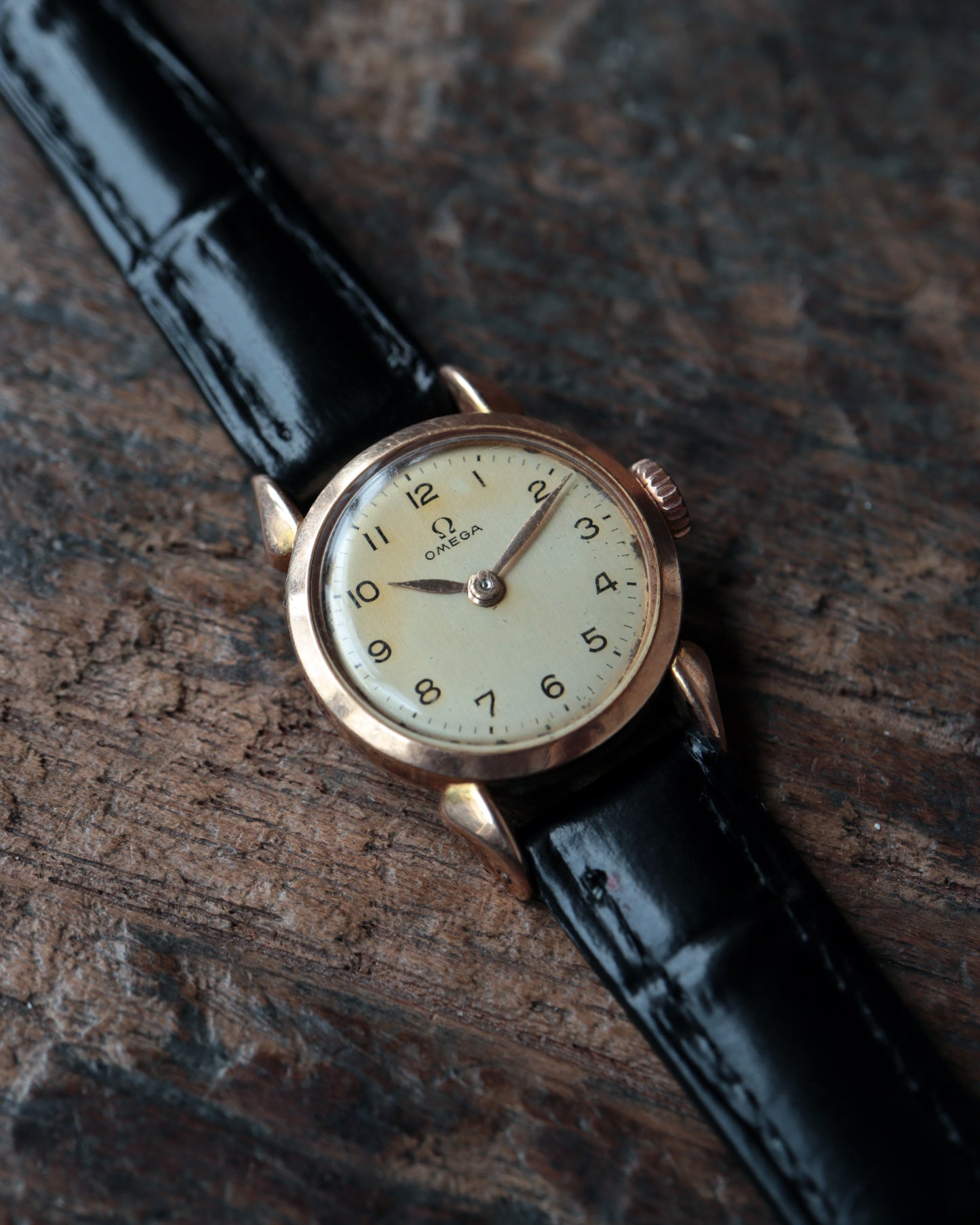 OMEGA_Ref.2443-5_Ladies