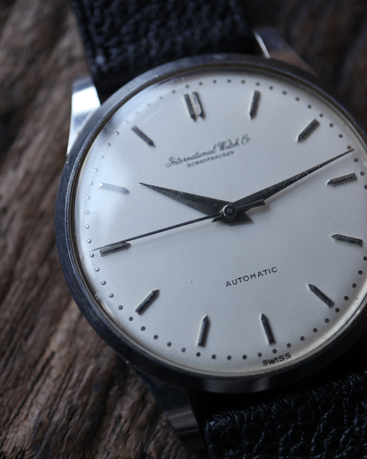 IWC_Cursive Logo_Cal.8531