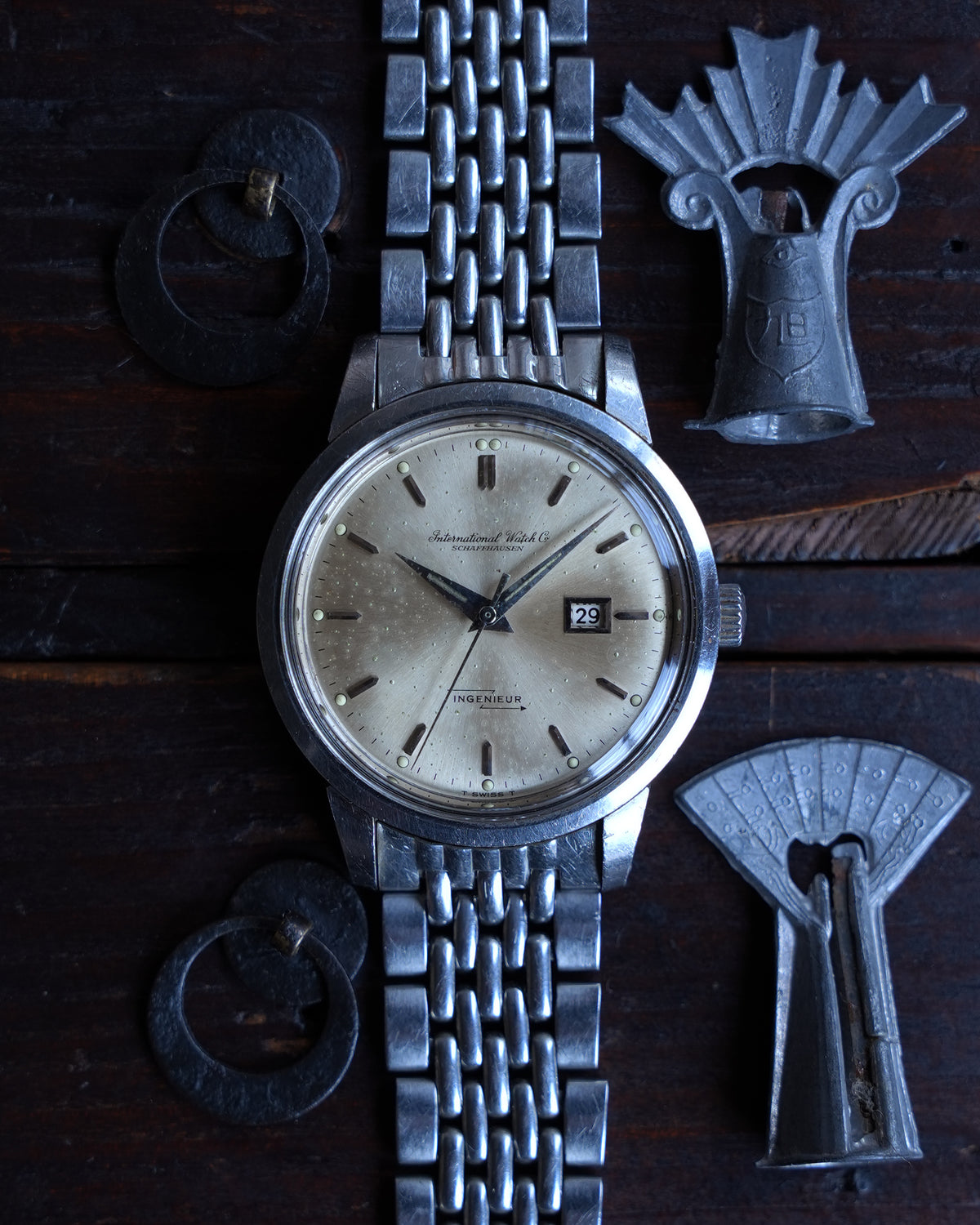 IWC_Cursive Logo_Cal.8531