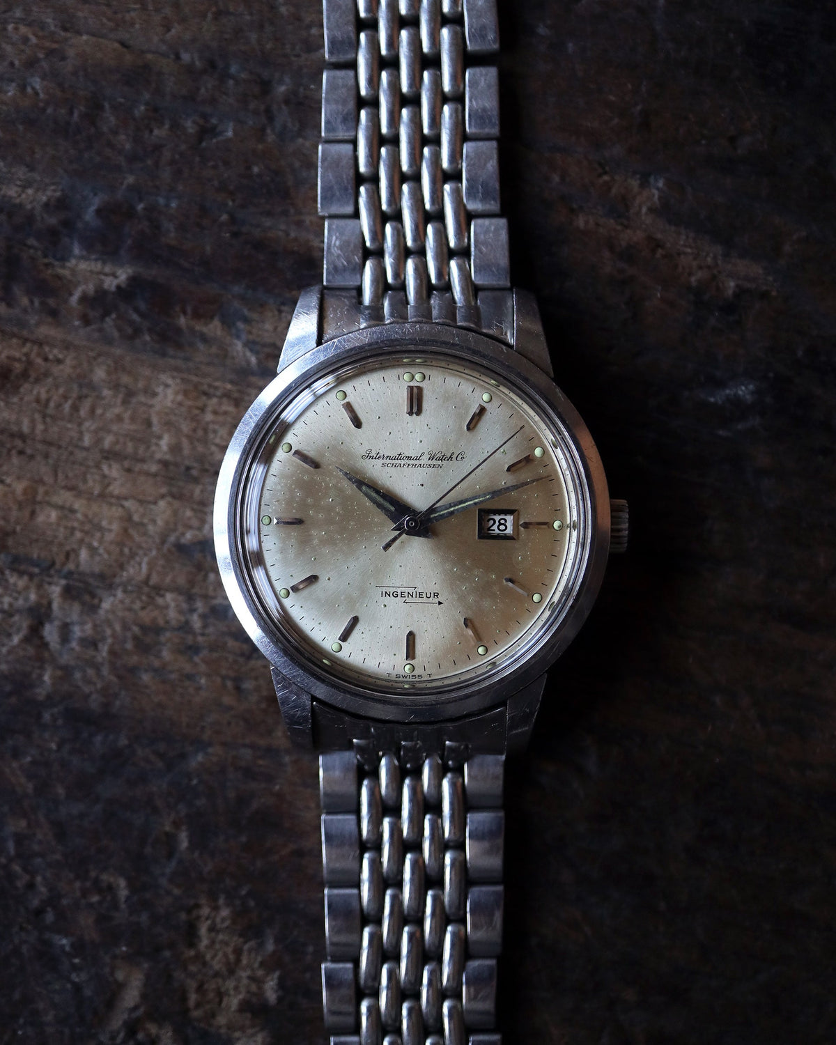 IWC_Cursive Logo_Cal.8531