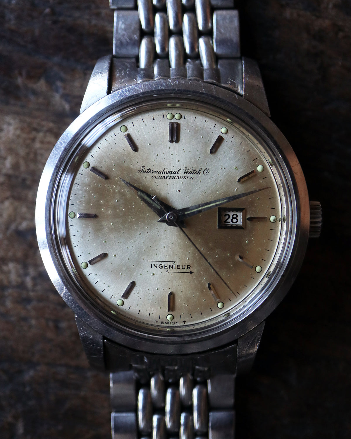 IWC_Cursive Logo_Cal.8531