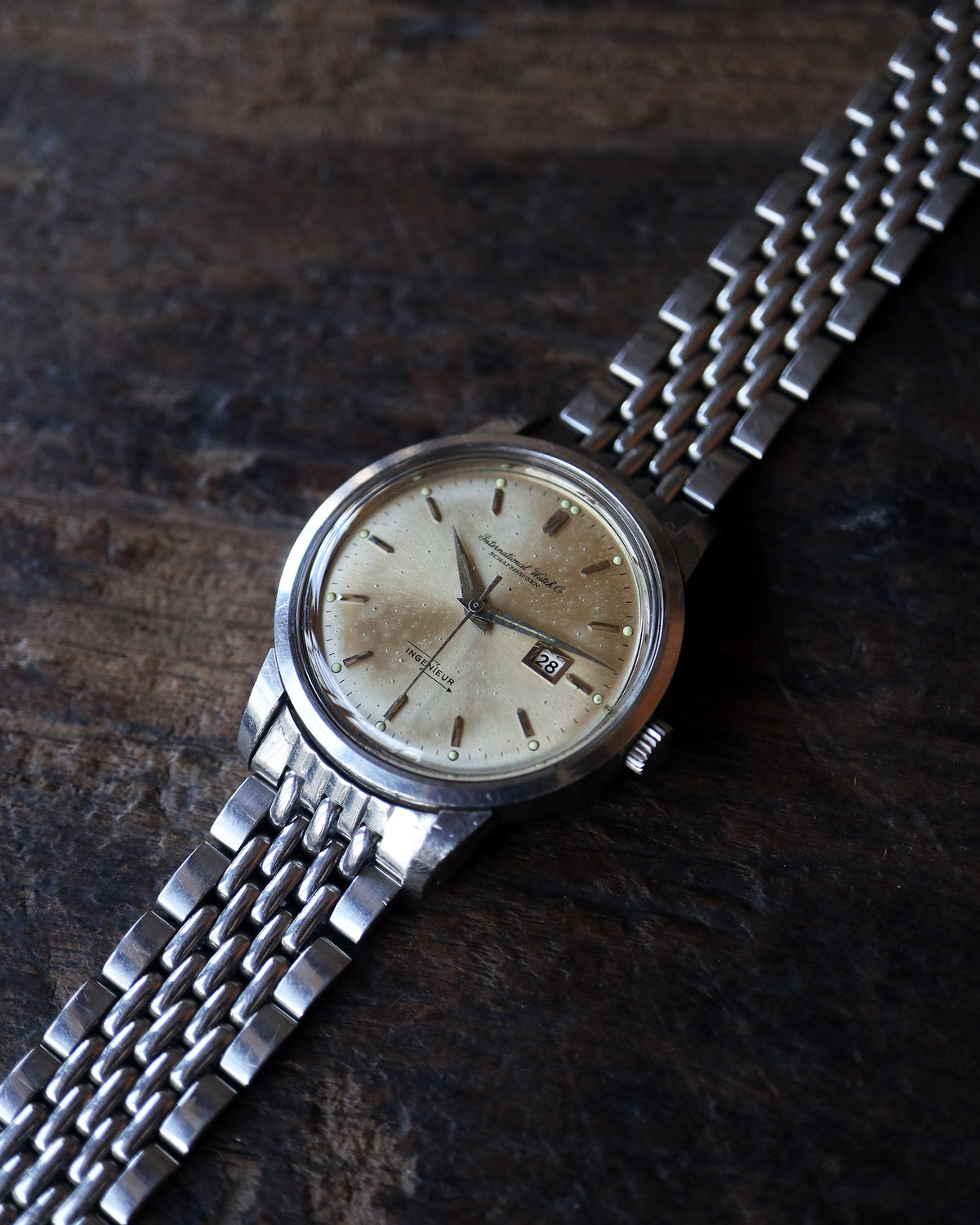 IWC_Cursive Logo_Cal.8531