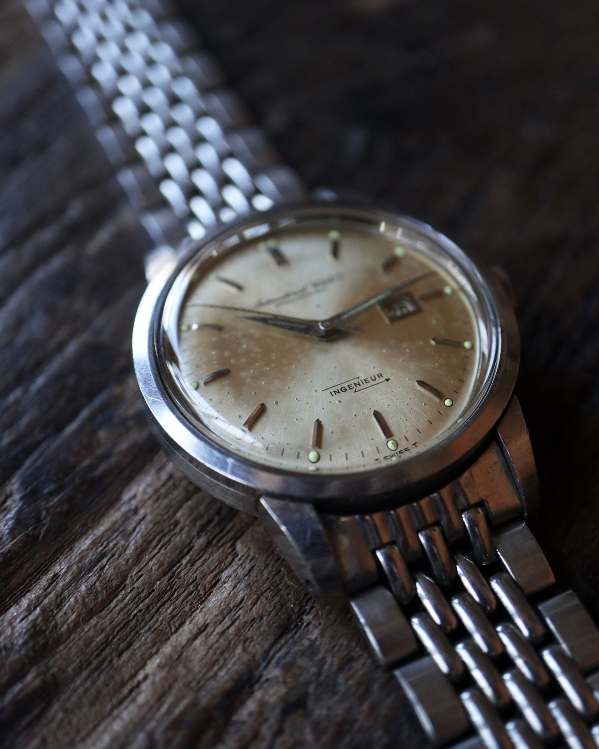 IWC_Cursive Logo_Cal.8531