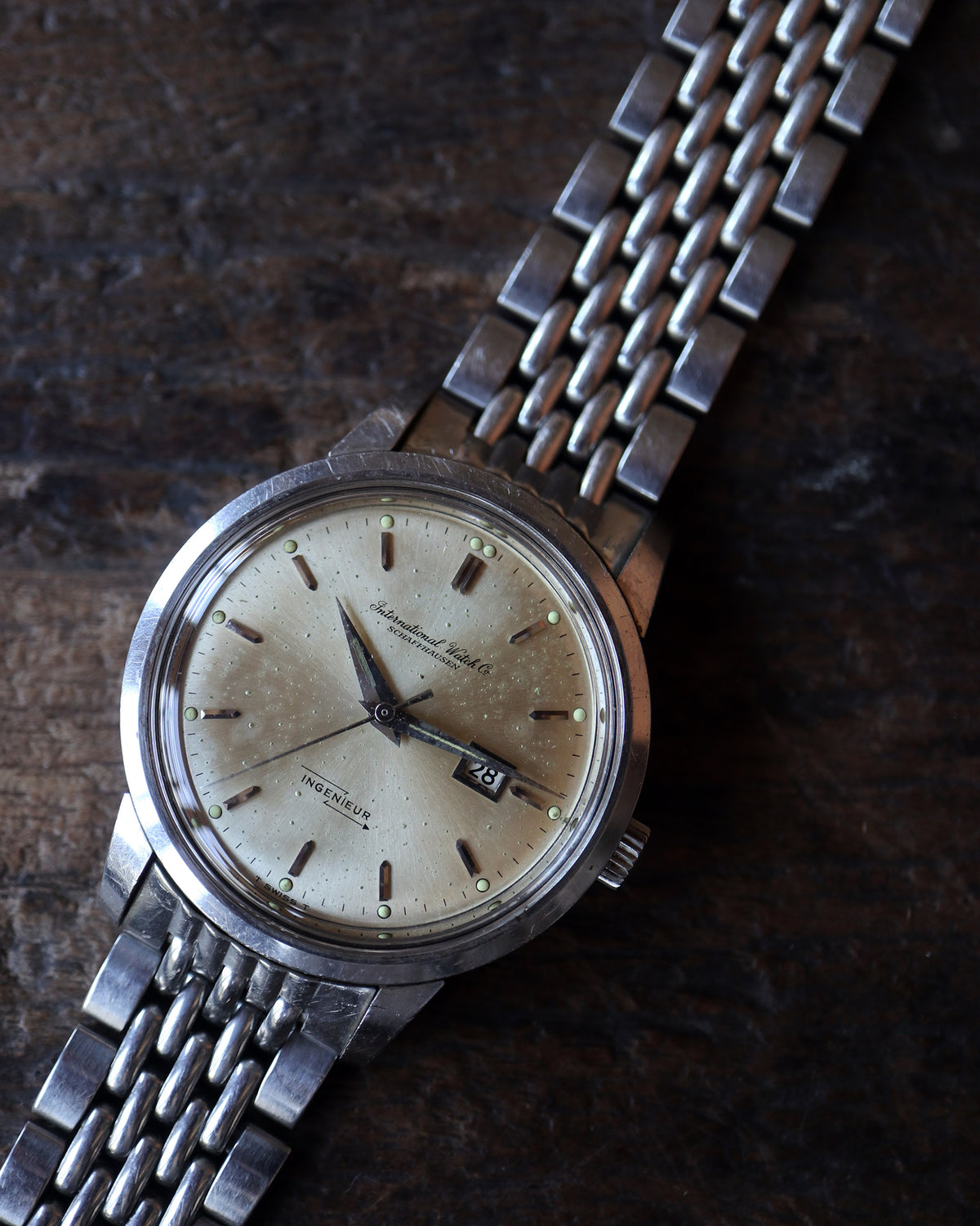 IWC_Cursive Logo_Cal.8531