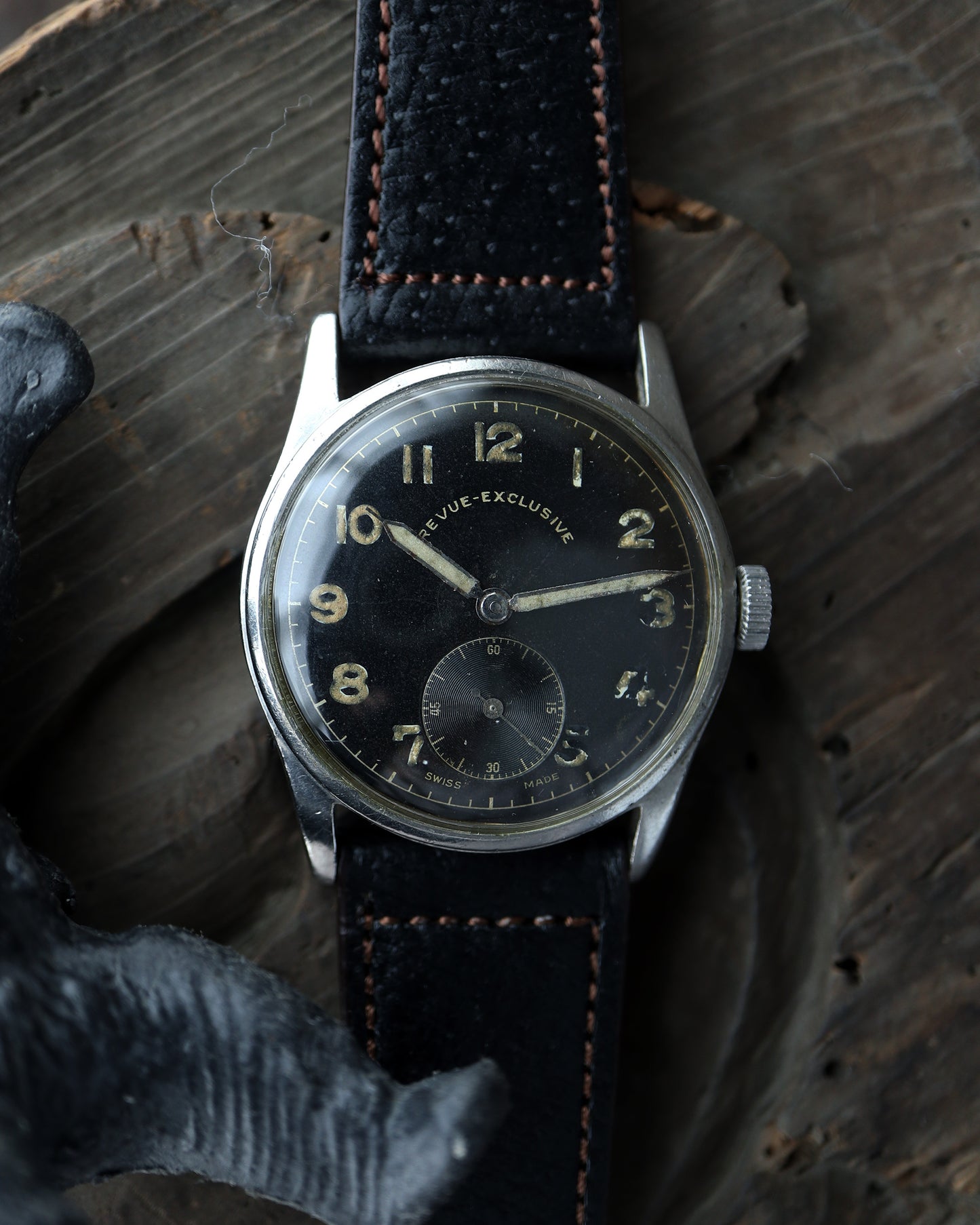 REVUE_cal.REVUE77